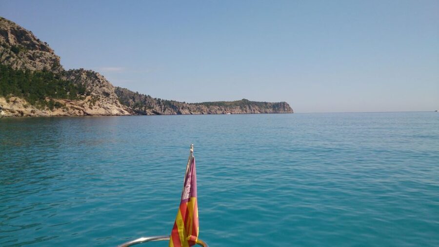 3hr Sunset Trip Drinks, Tapas SUP, Snorkel - Leaving Port d’Alcudia with a welcome drink