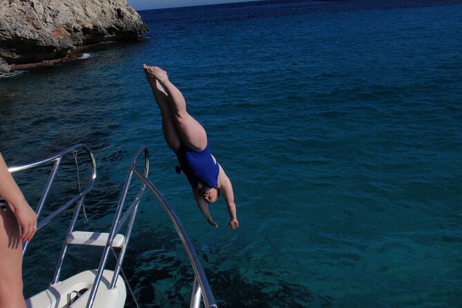 6-Hour Private Tour through the Most Beautiful Coves of Mallorca - Lunch, cava, and the practical side of a boat day