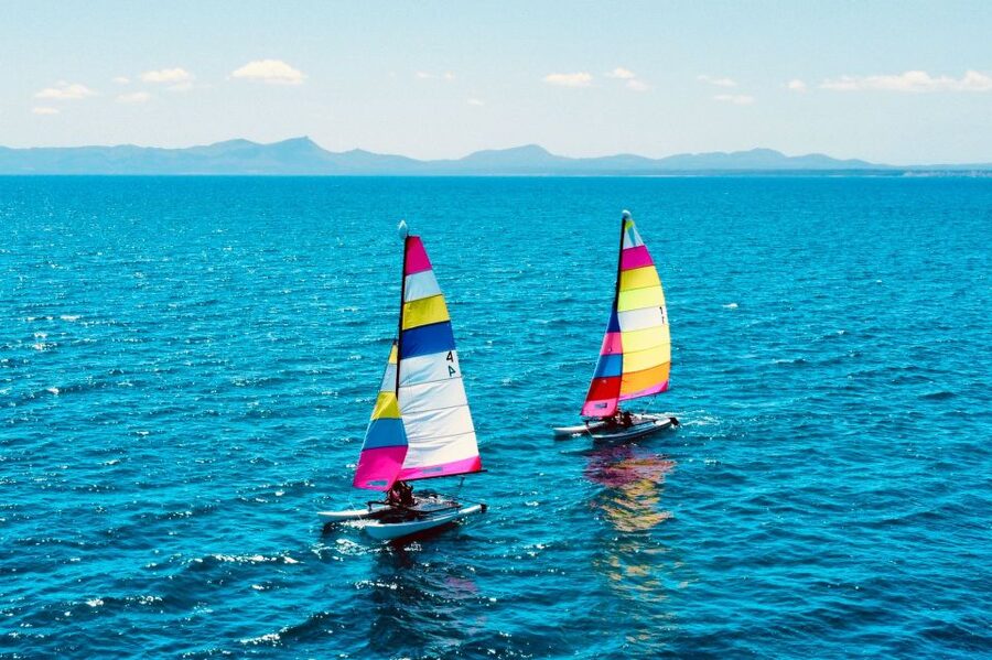 Alcudia: 1-Hour Catamaran Experience with Monitor for 2 - A fast start from Port dAlcúdia