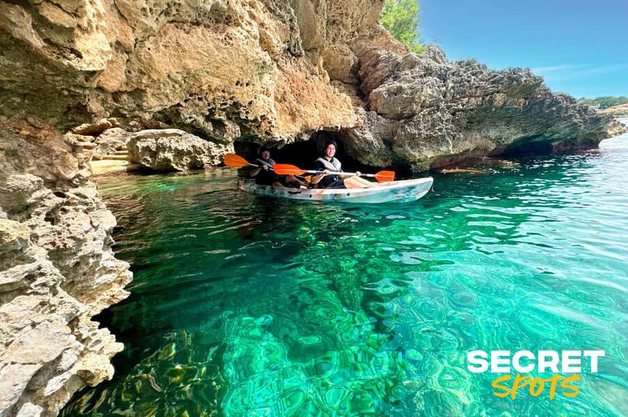 Alcudia: Guided Sea Kayaking Tour with Snorkeling - What the guides add to the outing