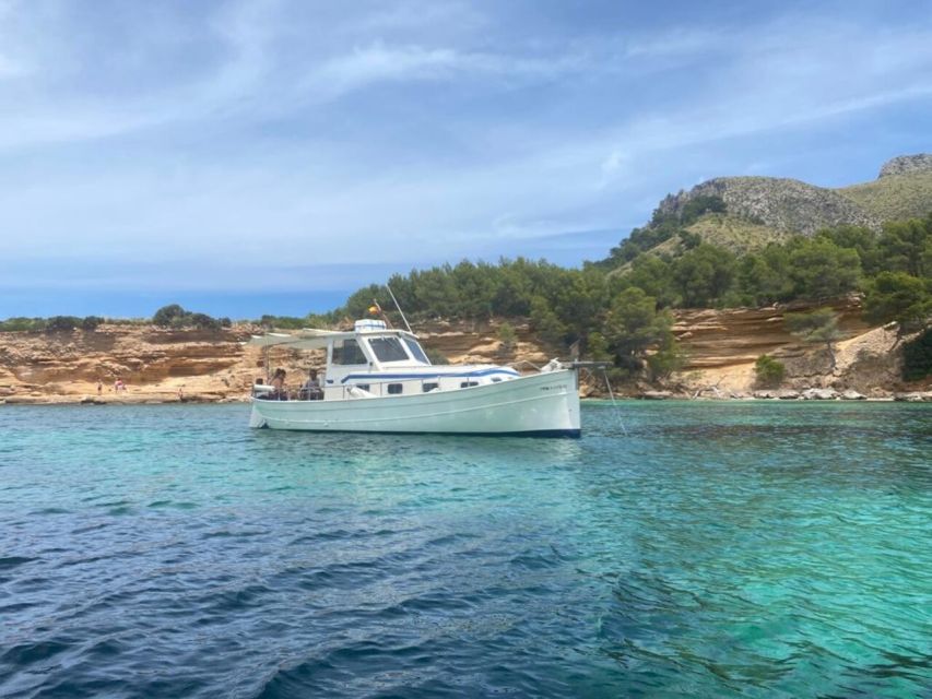 Alcudia: Private Sunset Boat Trip with Glass of Wine & Snack - Key points to know before booking