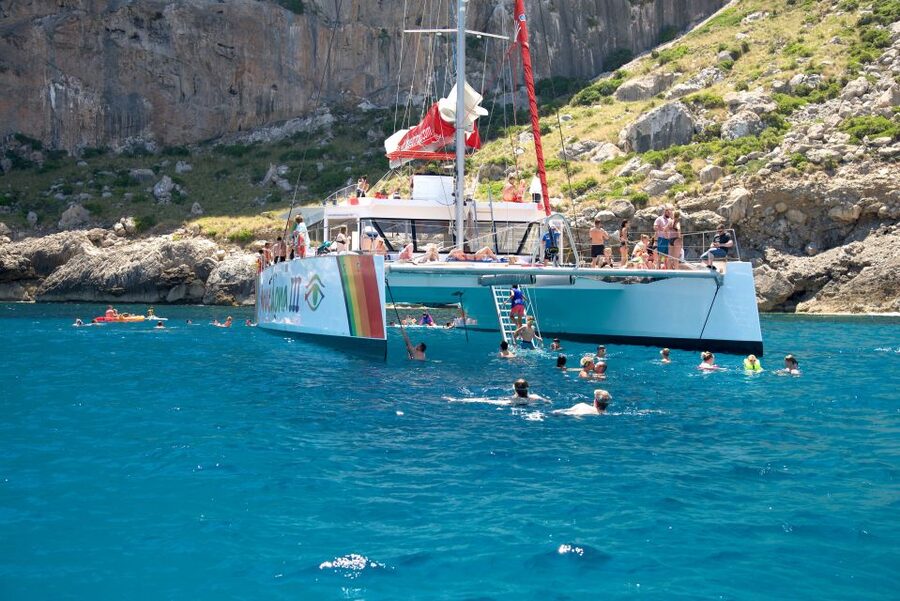 Alcudia: Sunset Catamaran Tour with Dinner and Snorkeling - What you actually eat for the included dinner