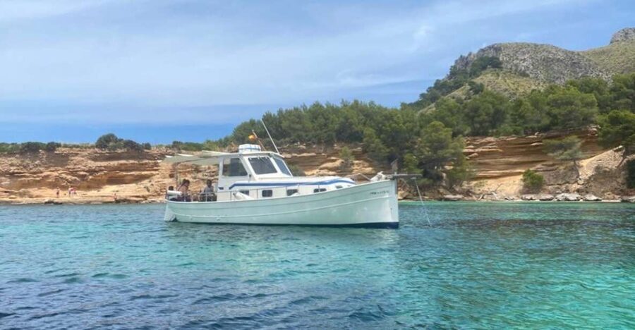 Alcudia: Traditional Wooden Boat Trip with Snorkeling - Setting out from Alcúdia on a wooden llaüt
