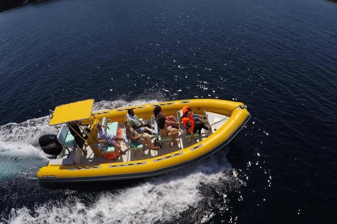 Boat tour Cala Figuera, Es Pontas, Caló de Moro, Cala Marmols - Why the small boat affects the experience