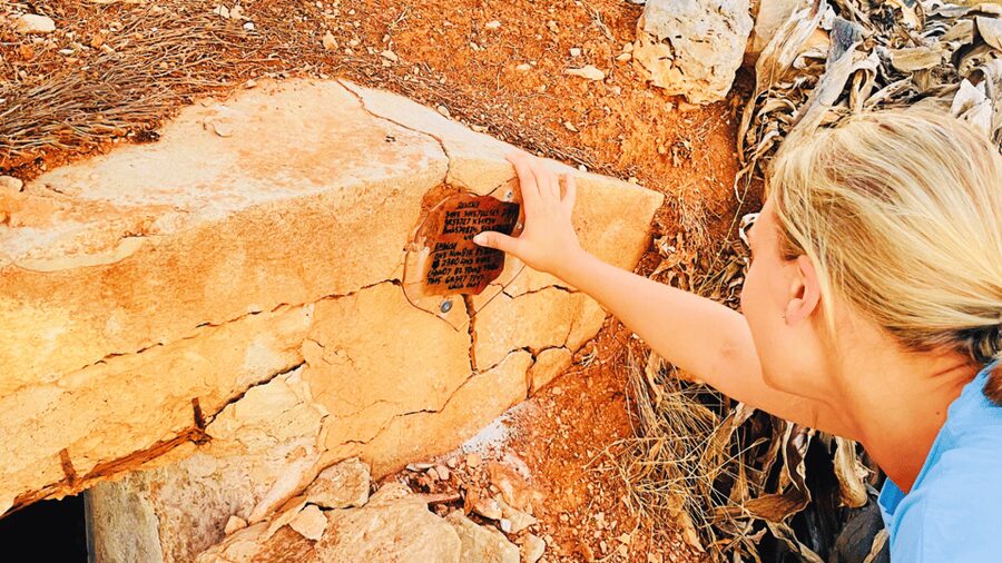 Cala Millor: "Cavemen", cave on a mountain,fun game and hike - Reaching the cave on the mountain