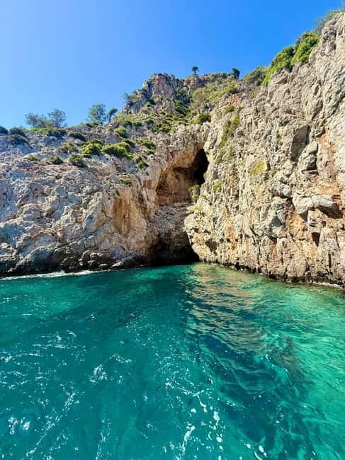 Can Picafort:Private Trip - Beach+Caves + Seabob -6 Person - A private group, not a large party boat