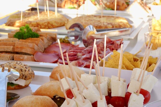 Catamaran sailing at sunset with tapas Palma de Mallorca - Key points to know before you book