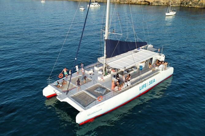 Catamaran with BBQ in the Bay of Palma - Space, shade, and the reality of a big catamaran