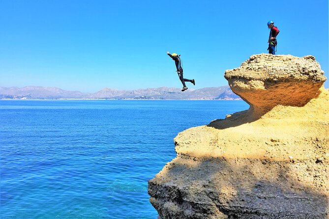 Coasteering Cliff jumping - Key points to know before booking