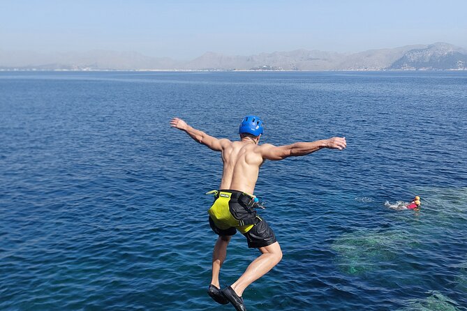 Coasteering Cliff jumping - Climbing, jumps, and snorkeling along the rocks