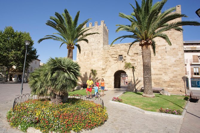 Discover Alcudia old town on a private walking tour - Why Alcudia works so well on foot