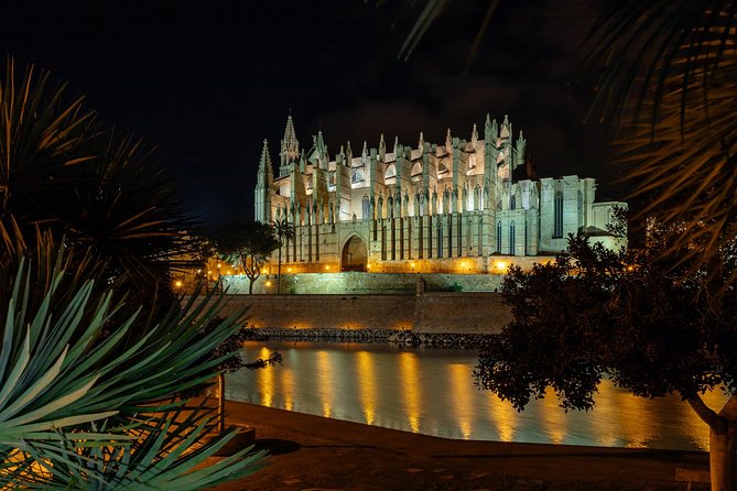 Drinks & Bites in Palma de Mallorca Private Tour - Three bites, three drinks, and room for questions