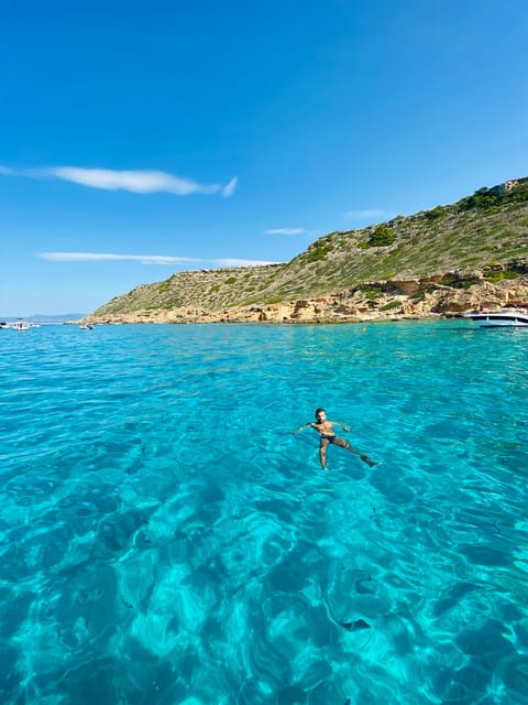 El Arenal: Private Mallorca Boat Rental (No License Needed) - Taking the wheel in El Arenal