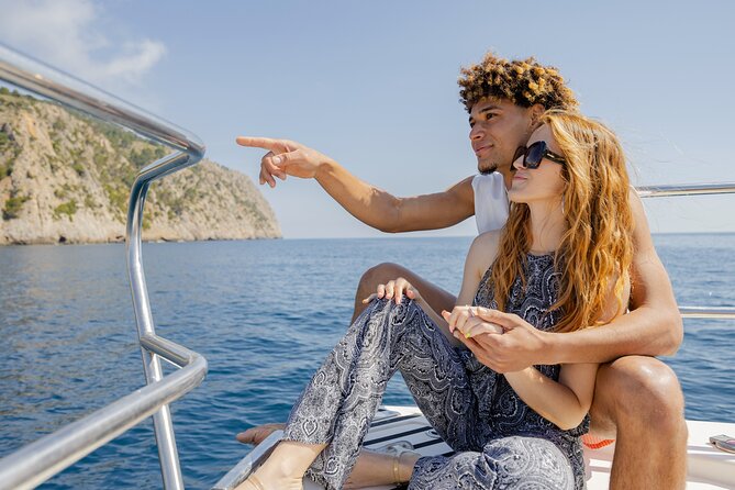 Enjoy crystal clear waters for 2 hours - The crew and the feel on board