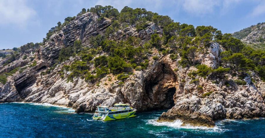 From Cala Ratjada: East Coast Glass-Bottom Boat Trip - What makes Canyamel and Cala Morlanda different