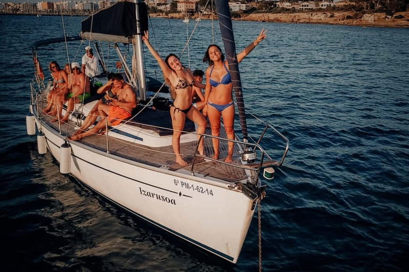 From can Pastilla : Sailing boat trip with Food & Drinks - The boat is arranged for swimming and sunbathing