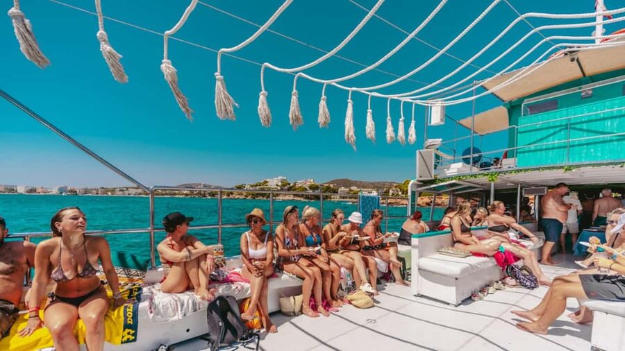 From Magaluf: Palma Bay Sightseeing Cruise with Live Music - Key points at a glance