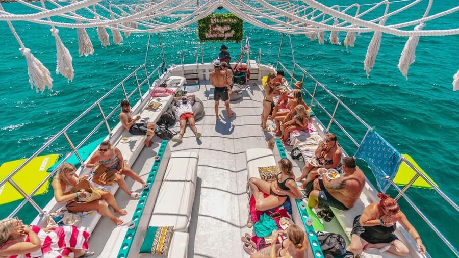 From Magaluf: Palma Bay Sightseeing Cruise with Live Music - A relaxed way to see Palma Bay
