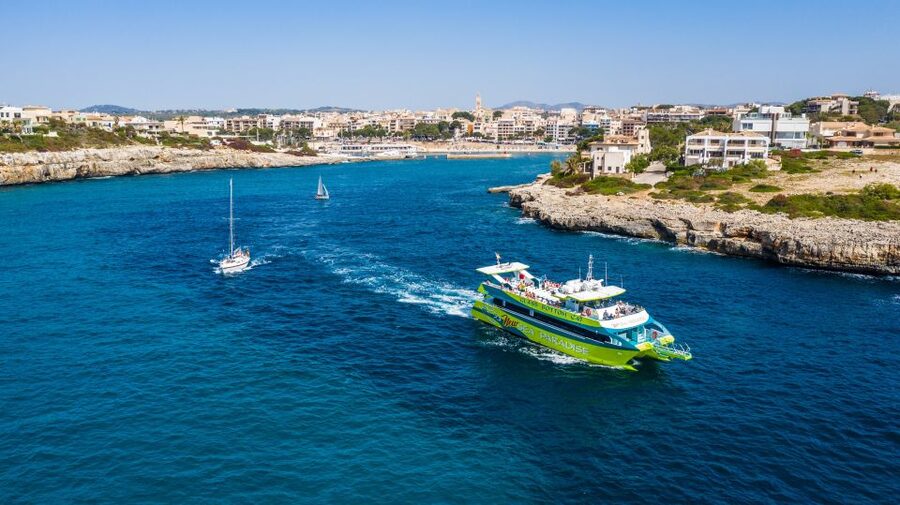 From Porto Cristo: East Coast Glass-Bottom Boat Trip - What this Porto Cristo boat trip is really like