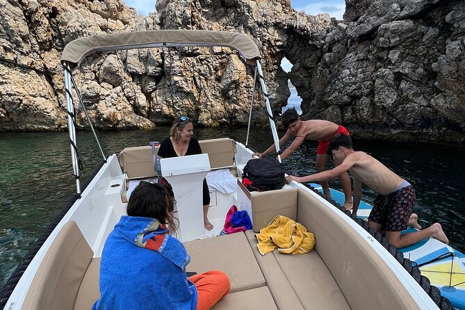 License free boat rental around the coast of santa ponsa - Shade, Sun, and Music on Board