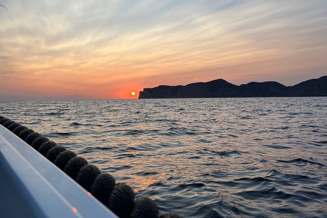 License free boat rental around the coast of santa ponsa - What the €204.24 Group Price Really Means