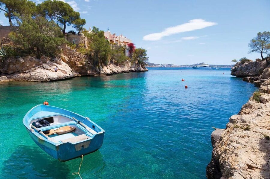 Mallorca: 2-Hour Coastline & Malgrat Islands Catamaran Tour - Starting from Santa Ponça, Playa Tora, or Las Olas