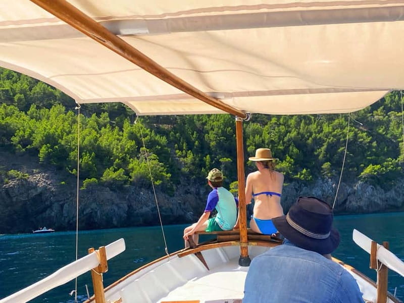 Mallorca: Alcudia: Private Boat Tour with Snorkel - Snacks, drinks, and the food question