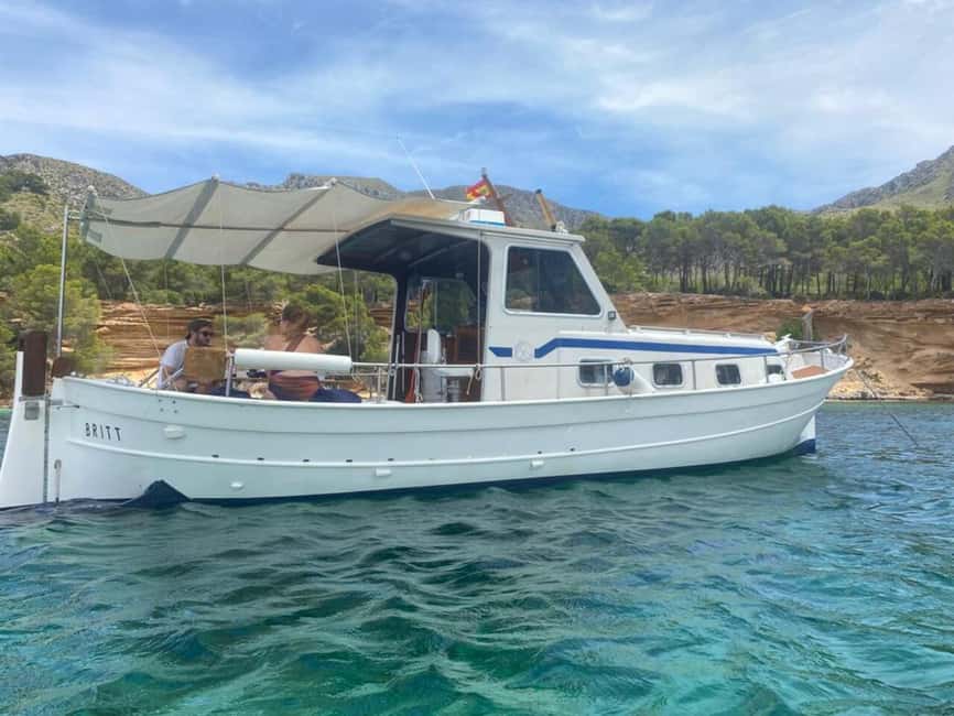 Mallorca: Alcudia private boat trip - A Majorcan Snack While You Swim