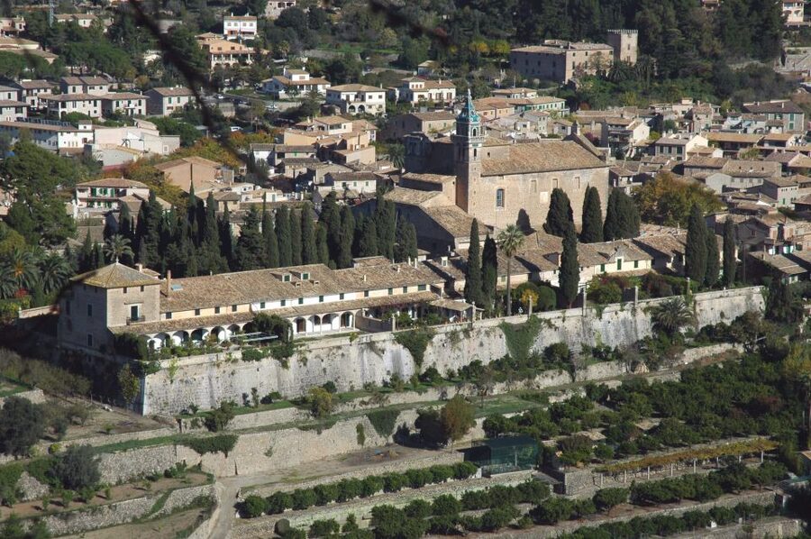 Mallorca: Carthusian Monastery Valldemossa Entrance Ticket - The former palace of King Sancho