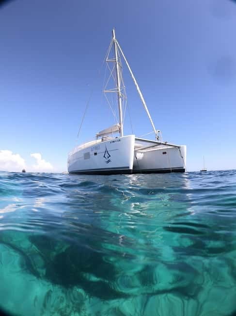 Mallorca: Catamaran Boat Tour with Tapas - Leaving Santa Ponsa for the southwest coast