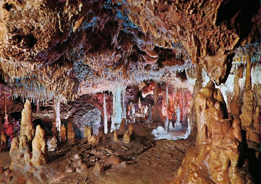 Mallorca: Caves of Hams, Blue Cave and audiovisual - The Blue Cave turns geology into a light show