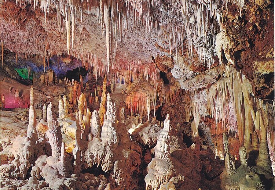 Mallorca: Caves of Hams, Blue Cave and audiovisual - Time for the gift shop and burger bar