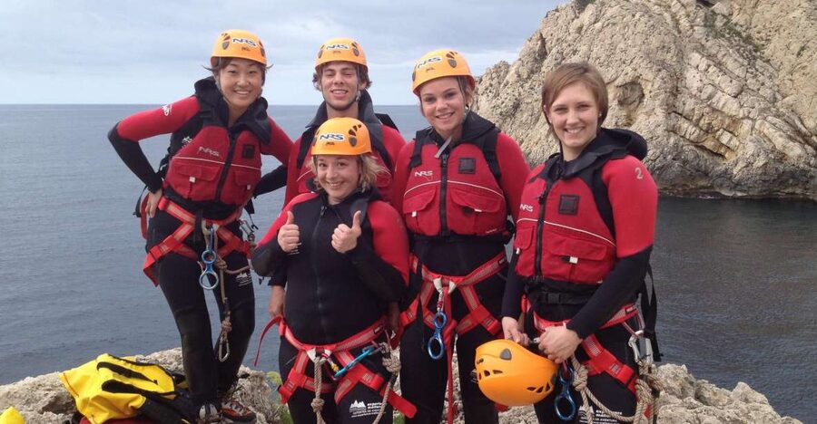 Mallorca: Cliff Jumping Adventure for Cruise Passengers - Safety comes before the first jump