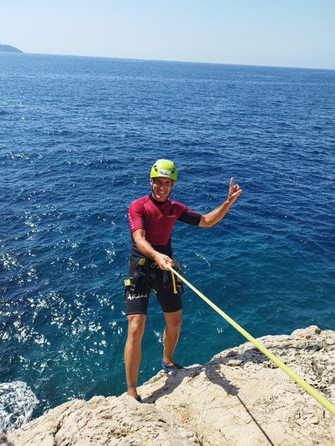 Mallorca: coasteering South - Five jumps that build from low to high