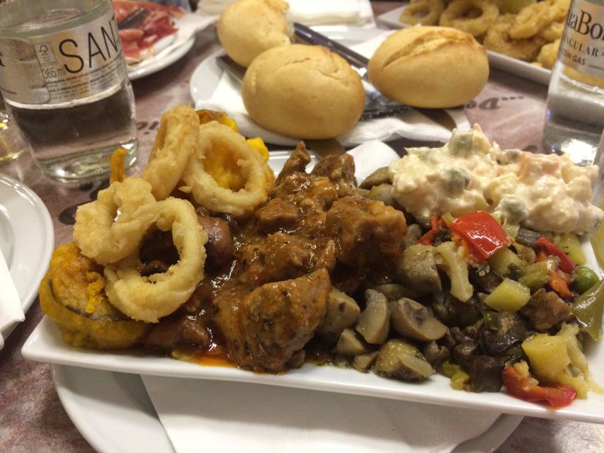Mallorca: Dinner Experience with the Famous "Paella Man" - A paella dinner that comes to your door
