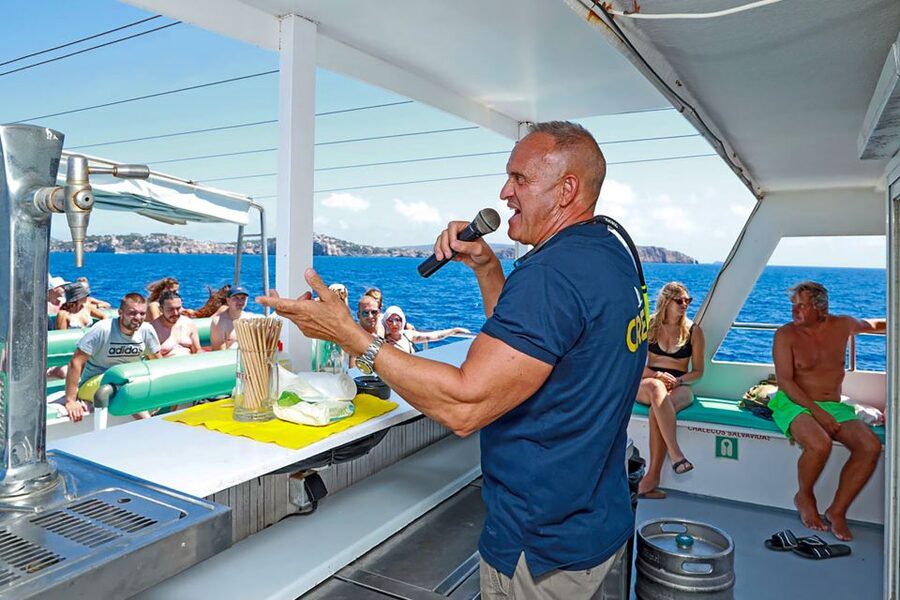 Mallorca: Dolphin Watching Cruise - A refreshing swim in clear water