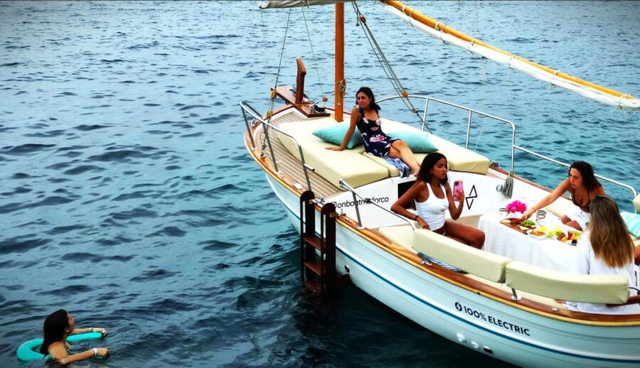 Mallorca: Eco charter experience - What food and drinks are included