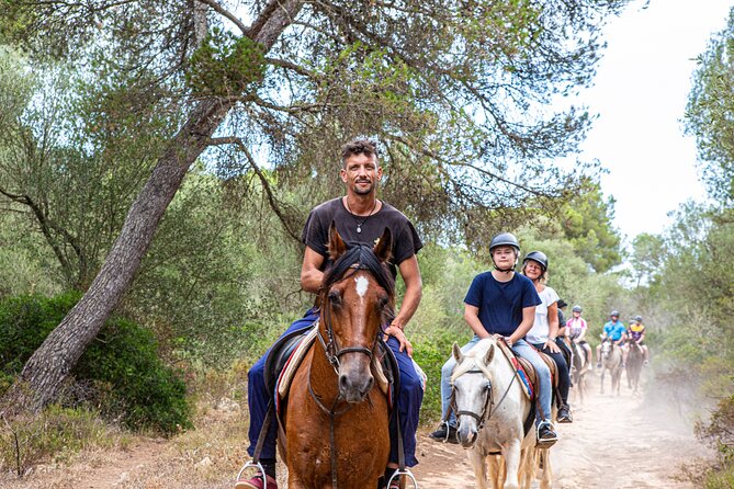 Mallorca Evening Tour: Horseback Riding, Dinner and Dance - BBQ dinner, sangria, and the ranch party