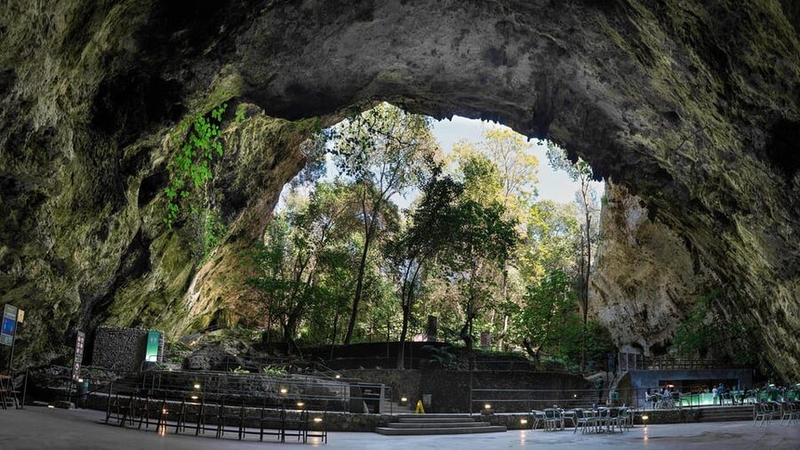 Mallorca: Half-Day Hams' Caves Tour with Pearl Shop Visit - The 80-minute coach ride from Mallorca’s resorts