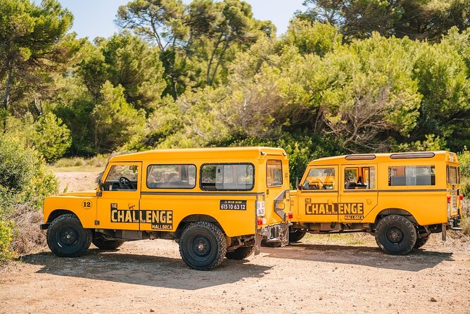 Mallorca: Kayaking, Sea Cave, Cliff Jumping & Snorkel Tour - Entering the cave and hunting for the key