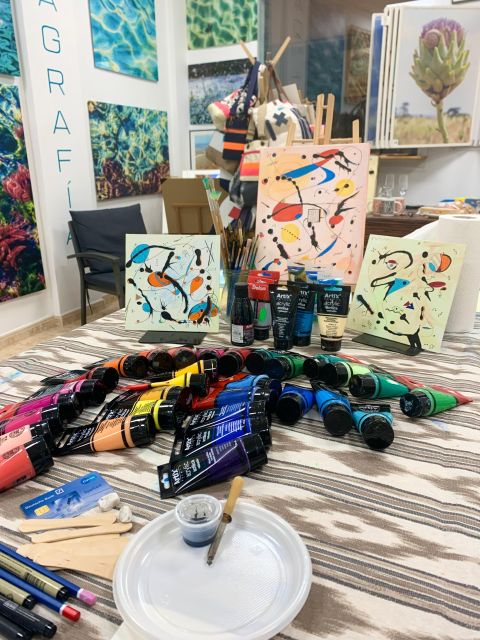 Mallorca: Painting like Miró - Building a colorful painting with acrylics