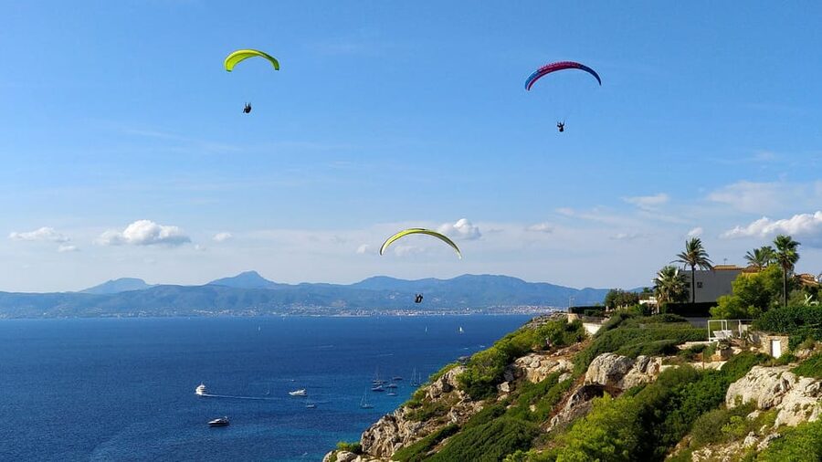 Mallorca: Paratrike Flight with Acrobatics and Engine Stop - The coast is the real viewing platform