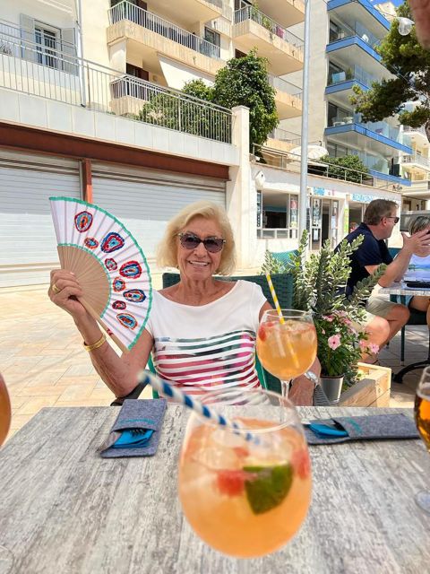 Mallorca/Porto Cristo: Design your own Spanish hand fan - Booking details that matter