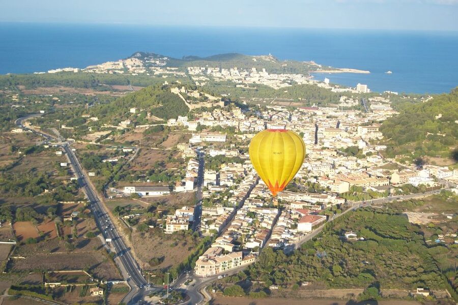 Mallorca: Private Hot Air Balloon Ride - Champagne, Mallorcan snacks, and the small details
