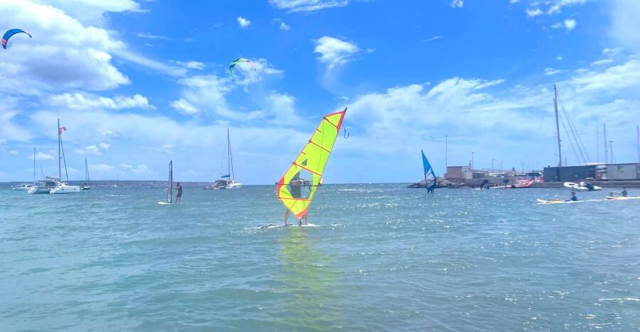 Mallorca: Private Windsurf Lesson - Why Ca’n Pastilla works for a first windsurf lesson