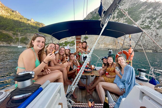 Mallorca sailing tour with tapas and wine - Leaving Alcudia Bonaire for the north coast