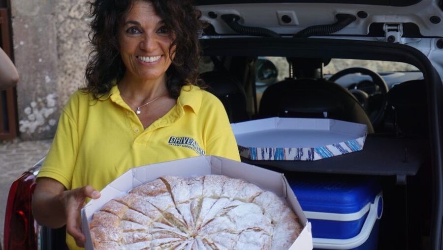 Mallorca: Tramuntana Mountains Tour with Local Guide & Lunch - Valldemossa and the first taste of Mallorca