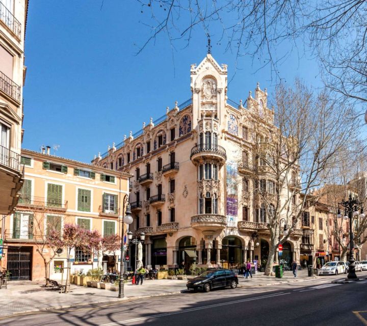 Mallorca: Transfer to Palma self-guided Tour - Walking the Old Town and La Seu area