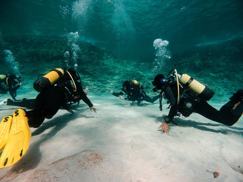 Mallorca: Try Scuba Diving by Boat - Getting Ready With the Skualo Team