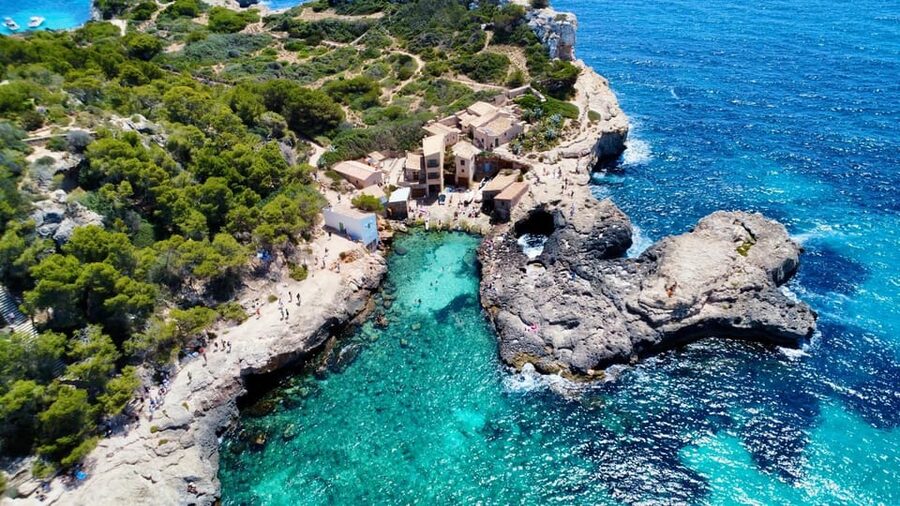 Mallorca: Vintage Sunset tour by the sea with a picnic - Why this sunset tour feels different